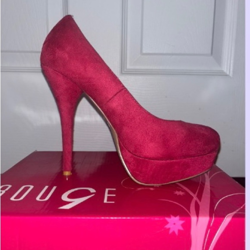 Pink Pumps - Picture 2 of 2